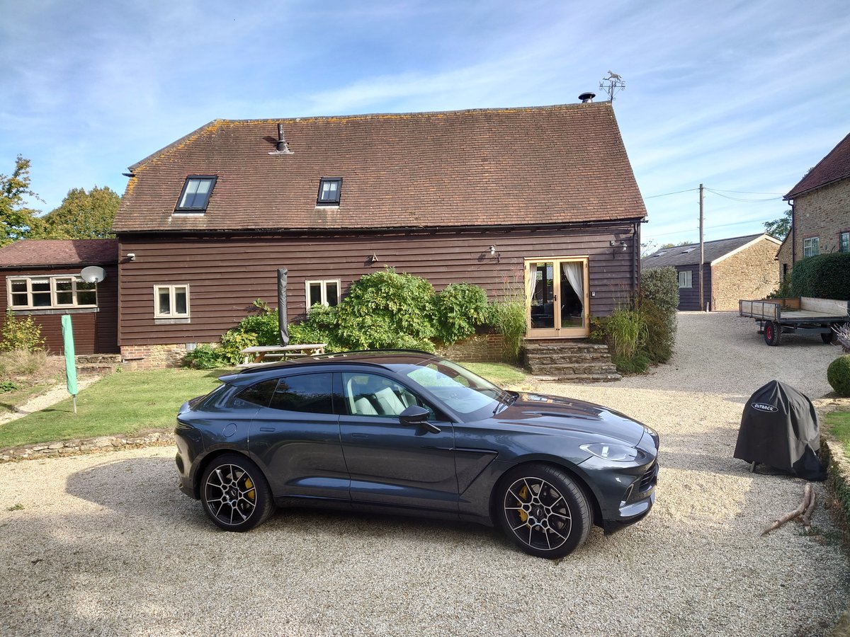 ocrossborder's tweet photo. Aston Martin DBX 
#dbxday #dbx #AstonMartin #uk #luxurylifestyle #oliviacooper  
DBX Review: https://t.co/yuw9RdMsfg https://t.co/DZjGSBAxdE