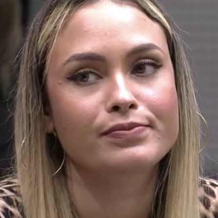 daneldix's tweet photo. gente, lembrando: linchamento virtual, xingar a família da sarah e afins, não é legal. jogo é jogo, julgamos o que ela foi lá dentro e pronto. não ameacem ela, nem família. acabou, chega! #bbb21 

o gil | chora gil | sim gil | rivotril | calma gil | só 22% | ver o gil | o joão https://t.co/3nKCgez4RC