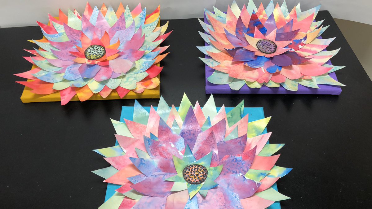 AmyMoreland7's tweet photo. 3 more projects ready for @LincolnK8PPT #lincolnonlineauction2021 next week. #firstgradeartists learning watercolor techniques while making secondary colors. #arteducation #535art @LincolnK8School @Lincolnk8gr1 https://t.co/ml9CP1AzT9