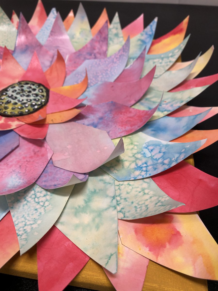 AmyMoreland7's tweet photo. 3 more projects ready for @LincolnK8PPT #lincolnonlineauction2021 next week. #firstgradeartists learning watercolor techniques while making secondary colors. #arteducation #535art @LincolnK8School @Lincolnk8gr1 https://t.co/ml9CP1AzT9