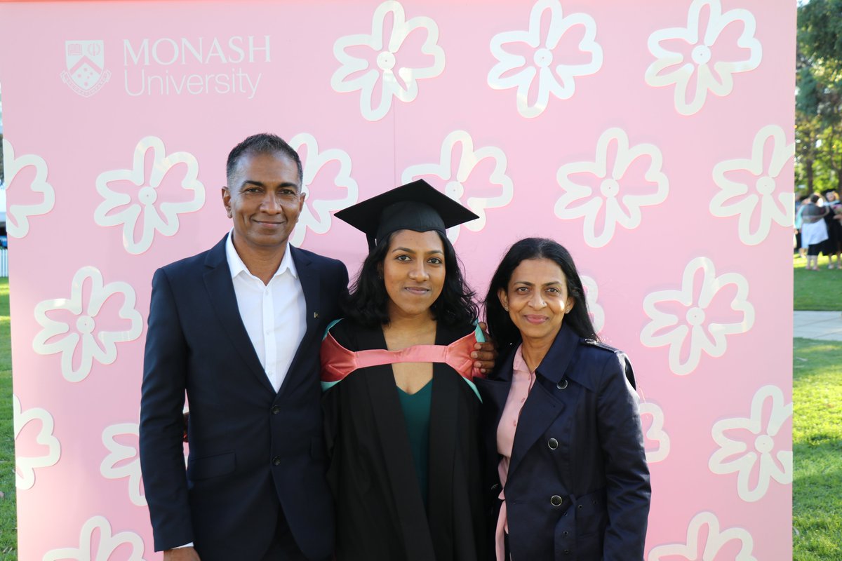 Monash_Arts's tweet photo. Congratulations to our 2020 #MonashArts graduates who came back to campus last night to celebrate with us. We're incredibly proud of you all! 🎉 #MonashArtsAlumni #MonashAlumni #ChangeItForGood @MonashAlumni @MonashUni https://t.co/E3wEm5Jcuo
