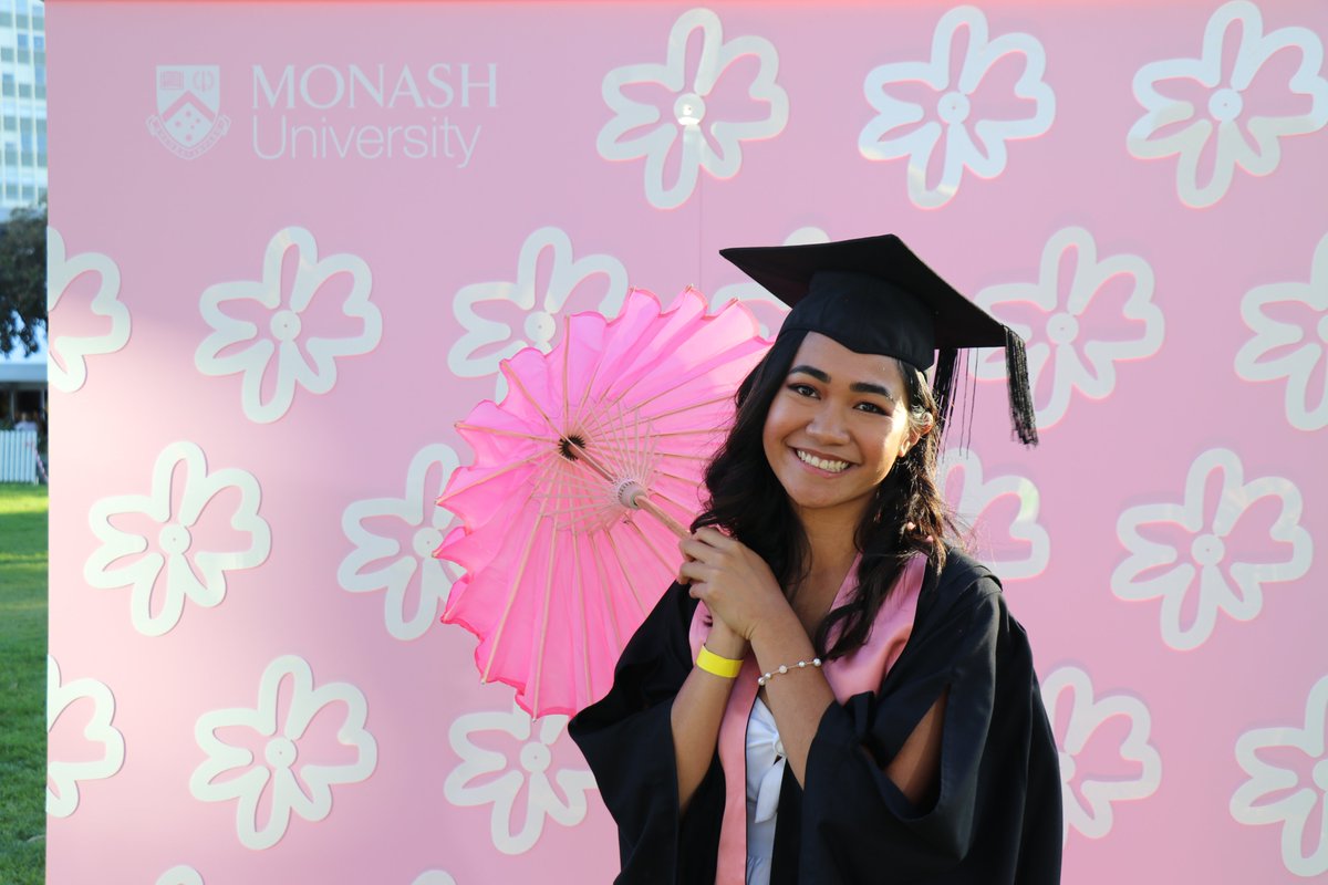 Monash_Arts's tweet photo. Congratulations to our 2020 #MonashArts graduates who came back to campus last night to celebrate with us. We're incredibly proud of you all! 🎉 #MonashArtsAlumni #MonashAlumni #ChangeItForGood @MonashAlumni @MonashUni https://t.co/E3wEm5Jcuo