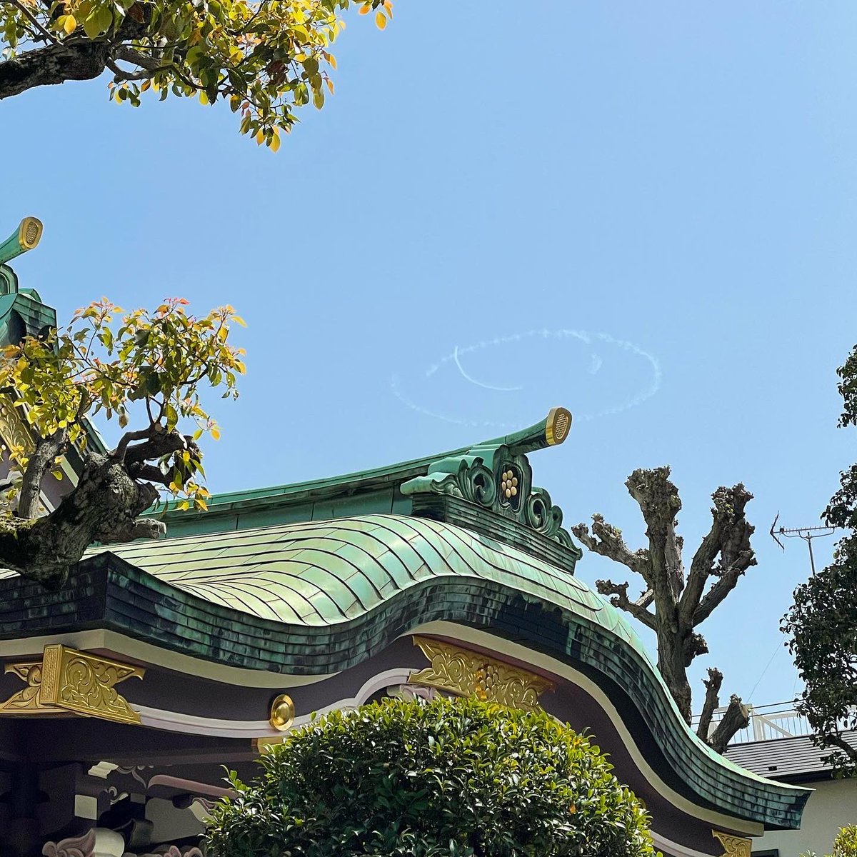 高木神社 先程12 05にスカイツリー付近上空に描かれたニコちゃんマーク 御社殿と一緒にも撮れました 明日からの新学期も素敵なご縁がありそうですね 高木神社 墨田区 曳舟 押上 スカイツリー おむすび 縁結び 神社 御朱印 神社仏閣 高木神社 先程12 05にスカイツリー付近上空に描かれたニコちゃんマーク 御社殿と一緒にも撮れました 明日からの新学期も素敵なご縁がありそうですね 高木神社 墨田区 曳舟 押上 スカイツリー おむすび 縁結び 神社 御朱印 神社仏閣