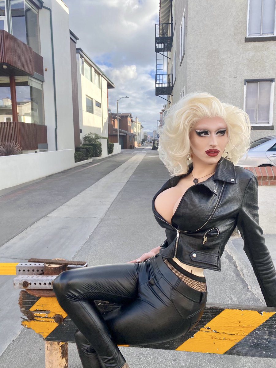 theonlybibble's tweet photo. ❗️Beware Of Dog❗️
.
.
.
#bibble #thebibbleverse #drag #dragqueen #dragqueens  #dragqueentalent  #localqueen #rupaulsdragrace #dragrace #dragmakeup  #model #makeup #makeupartist #mua #cosmetics  #morphe #anastasiabeverlyhills #trixiecosmetics #hauslabs #kimchichicbeauty https://t.co/ZcgyqRbOXZ
