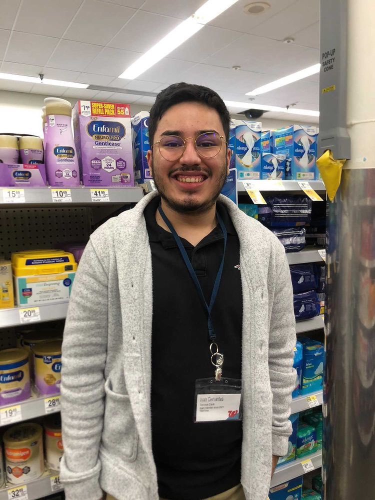 ahall06_MHS's tweet photo. Congratulations @saltyivxn on getting the job @Walgreens !! #Skillsthatpaythebills
Thank you @borderplexjobs for creating opportunities for our students! #StrongerTogether #EarnyourHorns #EPTXMade #Bordeplex https://t.co/Bgx05IAzYY