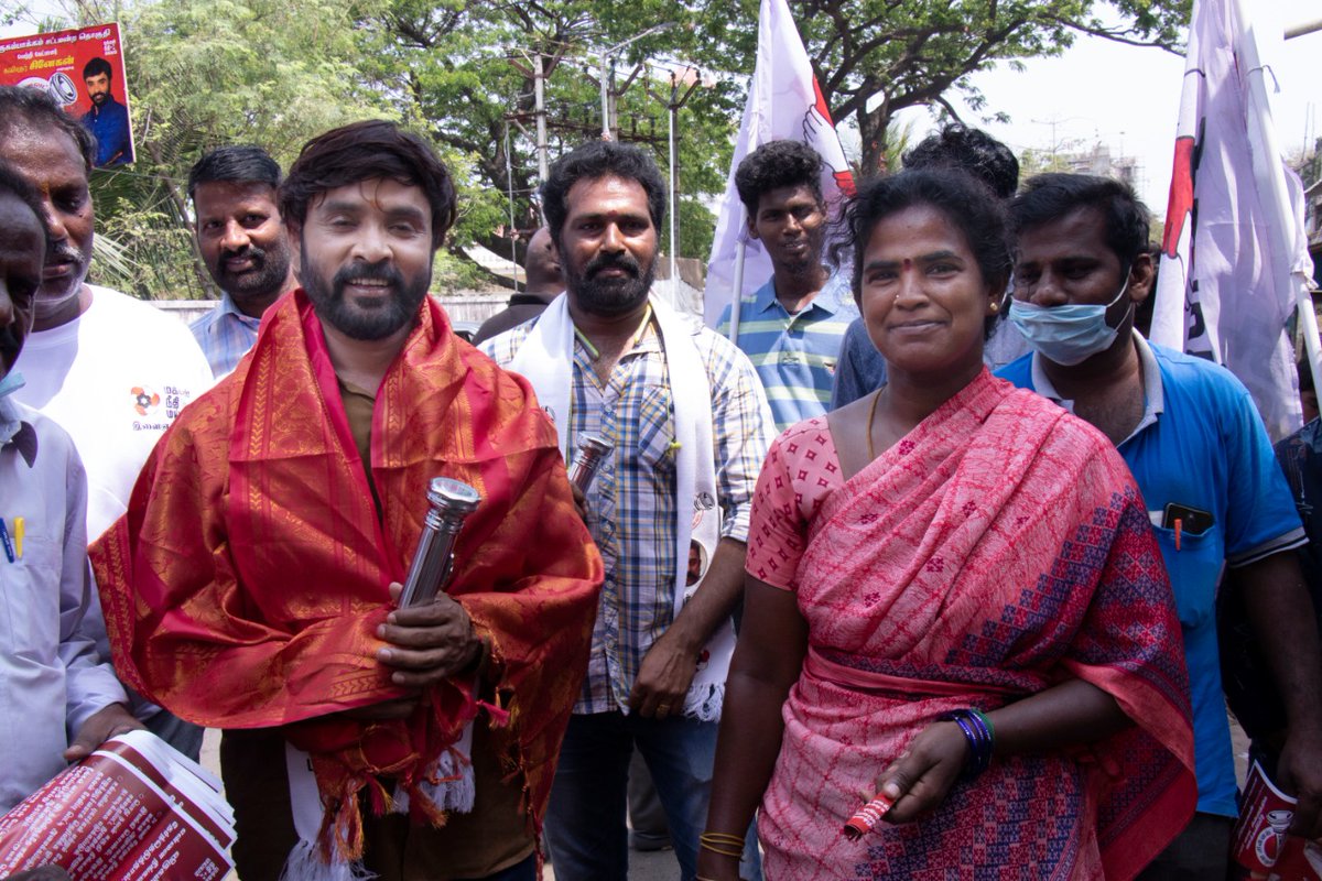 SnekanFC's tweet photo. மாற்றத்தை நோக்கிய பயணத்தில் உங்கள் சினேகன் ஆகிய நான்
.
மாற்றத்திற்கு வாக்களிப்பீர்  டார்ச்லைட் சின்னத்தில்
.
விருகம்பாக்கம் தொகுதி வெற்றி வேட்பாளர் கவிஞர் சினேகன்
.
#virugambakkam #virugambakkamformnm #voteforsnekam #votefornnm #snehan #supportmnm #voteforachange   #torchlight https://t.co/I12Y1ZbbhN