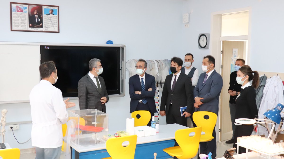 Corum19MEM's tweet photo. İl Milli Eğitim Müdürümüz Abdullah KODEK, Bilim ve Sanat Merkezini ziyaret ederek öğretmen ve öğrencilerimiz ile bir araya geldi.

@tcmeb @ziyaselcuk @abdullah_kodek https://t.co/2usUtLJBJd
