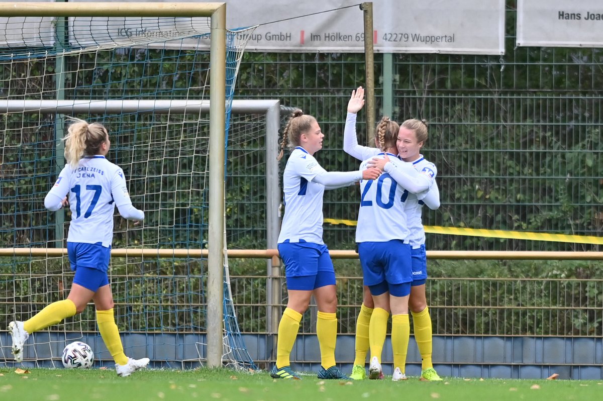 DFB_Frauen's tweet photo. Auch in der 2. Frauen-Bundesliga werden heute 5️⃣ Partien LIVE bei #soccerwatch übertragen:
➡️ https://t.co/upp5FfvFXe
📺 Zudem überträgt der @mdrde die Begegnung zwischen dem @fccarlzeissjena und den @Borussia_Frauen heute 🕛 ab 14:30 Uhr LIVE im Free-TV 👏
#2FBL #2good2miss https://t.co/jMw5sUSdJJ