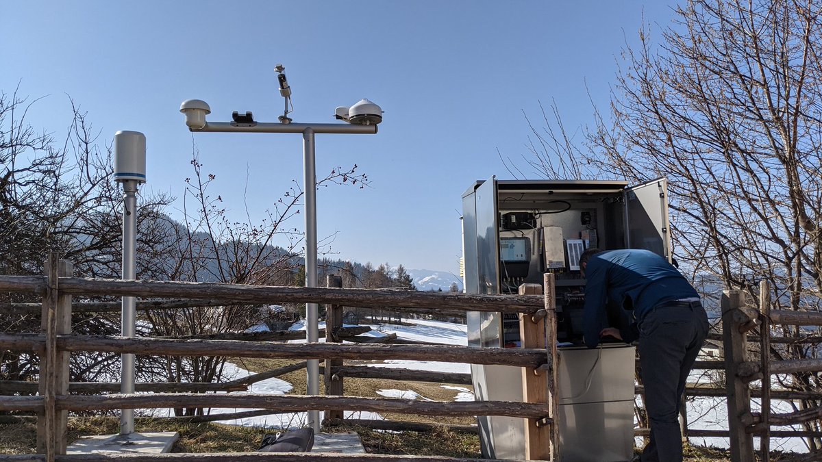 GuentherGeier's tweet photo. Technische Abnahme der neuen Wetterstation Oberradein. Messdaten demnächst online unter https://t.co/6A21QKCvGO und in der App "Wetter Südtirol" zu finden. https://t.co/3UNJlH24rs