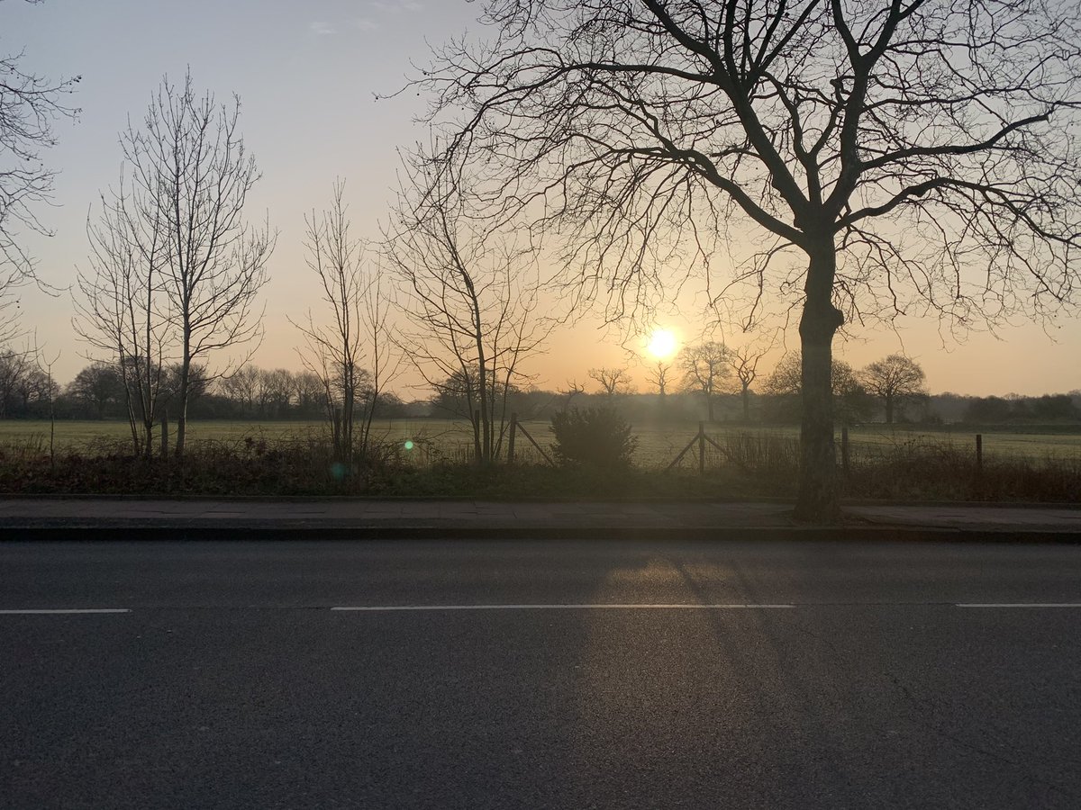I got out for a run today as the sun was rising, it was so lovely! I wish this good weather would continue 😊