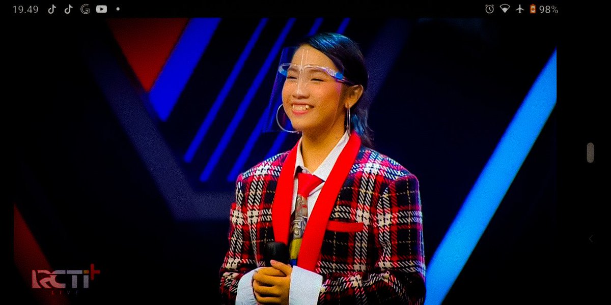 BritneysquadMj1's tweet photo. Jangan Lupa Saksikan Semi Final The voice kids Indonesia Live Di GTV👍Jangan Lupa Juga Buat VOTE Britney Kimberly di Aplikasi RCTI+ sebanyak banyak nya🙏mohon doa dan dukungan nya ya guys🙏agar Britney bisa lolos menuju grand final🙏🥳
#britneykimberly #Britney #britneysquad #fyp https://t.co/FbSERRC4HQ