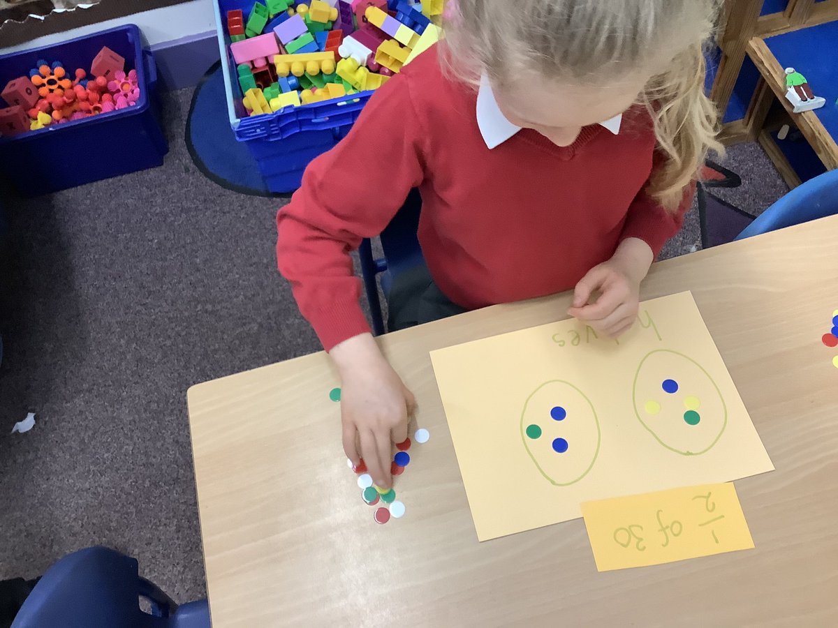 MrsAdamsonHPS's tweet photo. We have been learning to find a half and a quarter of shapes and an amount. 🌟 https://t.co/vXPSdOfudY