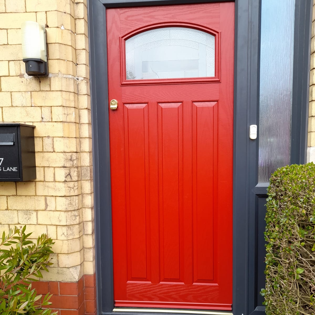 VistaPanelsltd's tweet photo. A change from #grey as #SpringIsComing our @Xtremedoor1 comes in many colours #SpringHasSprung https://t.co/PWdt6TjzJ4