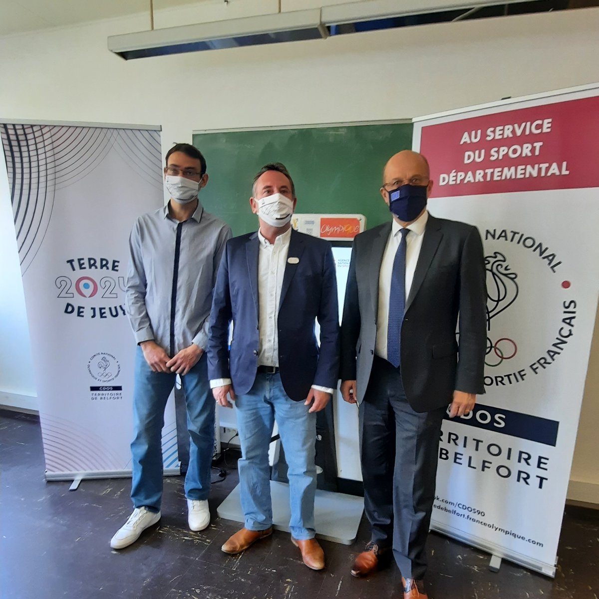 GrudlerCh's tweet photo. En visite au @Cdos90 pour une présentation des projets pour la promotion du sport et des valeurs de l'olympisme dans le Territoire de #Belfort. ⛹🤺🤼‍

De beaux enjeux à venir avec les Jeux Olympiques @Paris2024 ! Merci au Président, Stéphane Toucas et à son équipe. https://t.co/7FPDZt4KC4