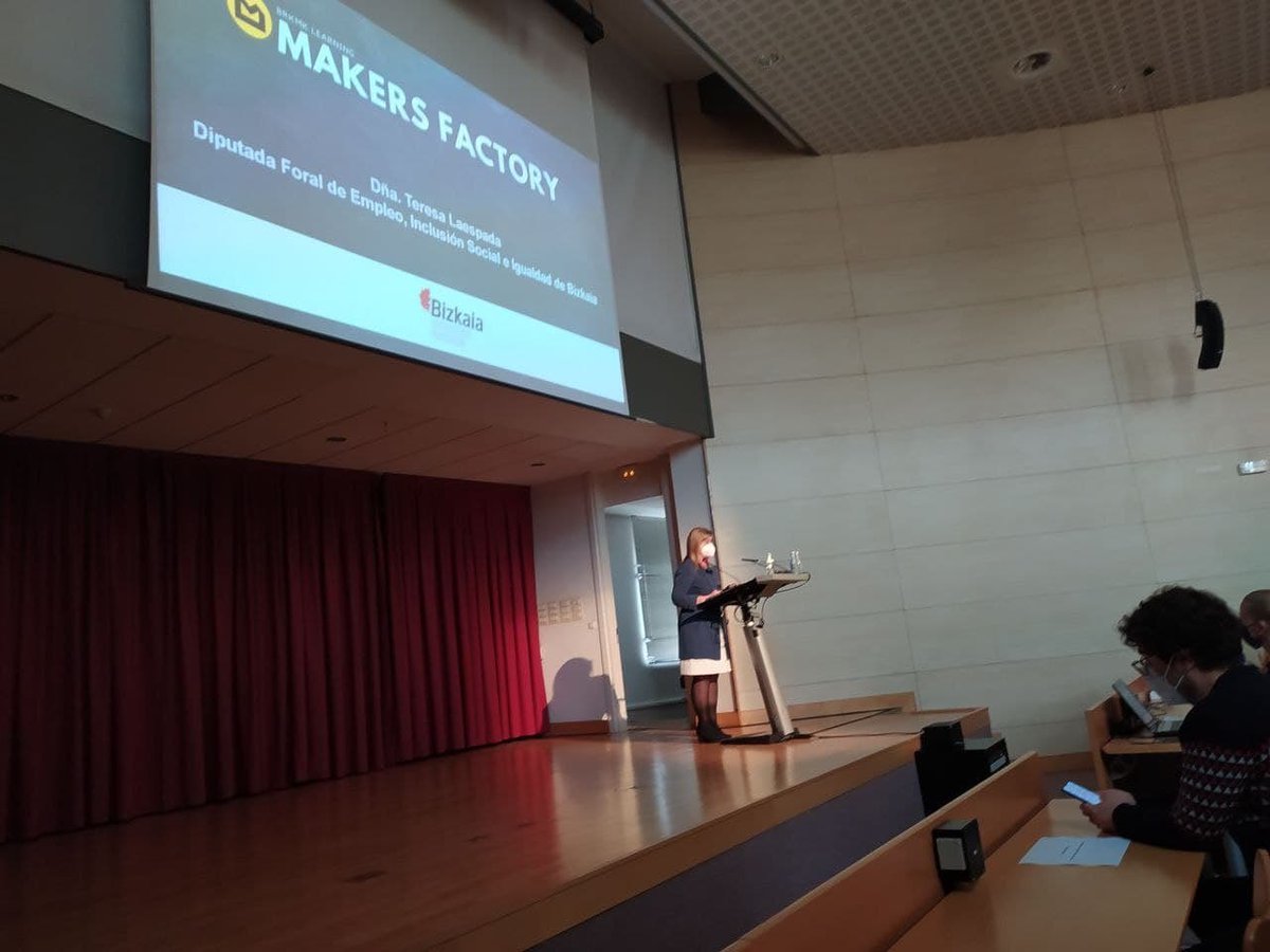 Inauguración del programa ‘Makersfactory’ que formará a mujeres en ‘Python’ y analítica de datos para mejorar sus opciones de encontrar un empleo.

Nota de prensa 📄👉 
web.bizkaia.eus/es/web/area-de…