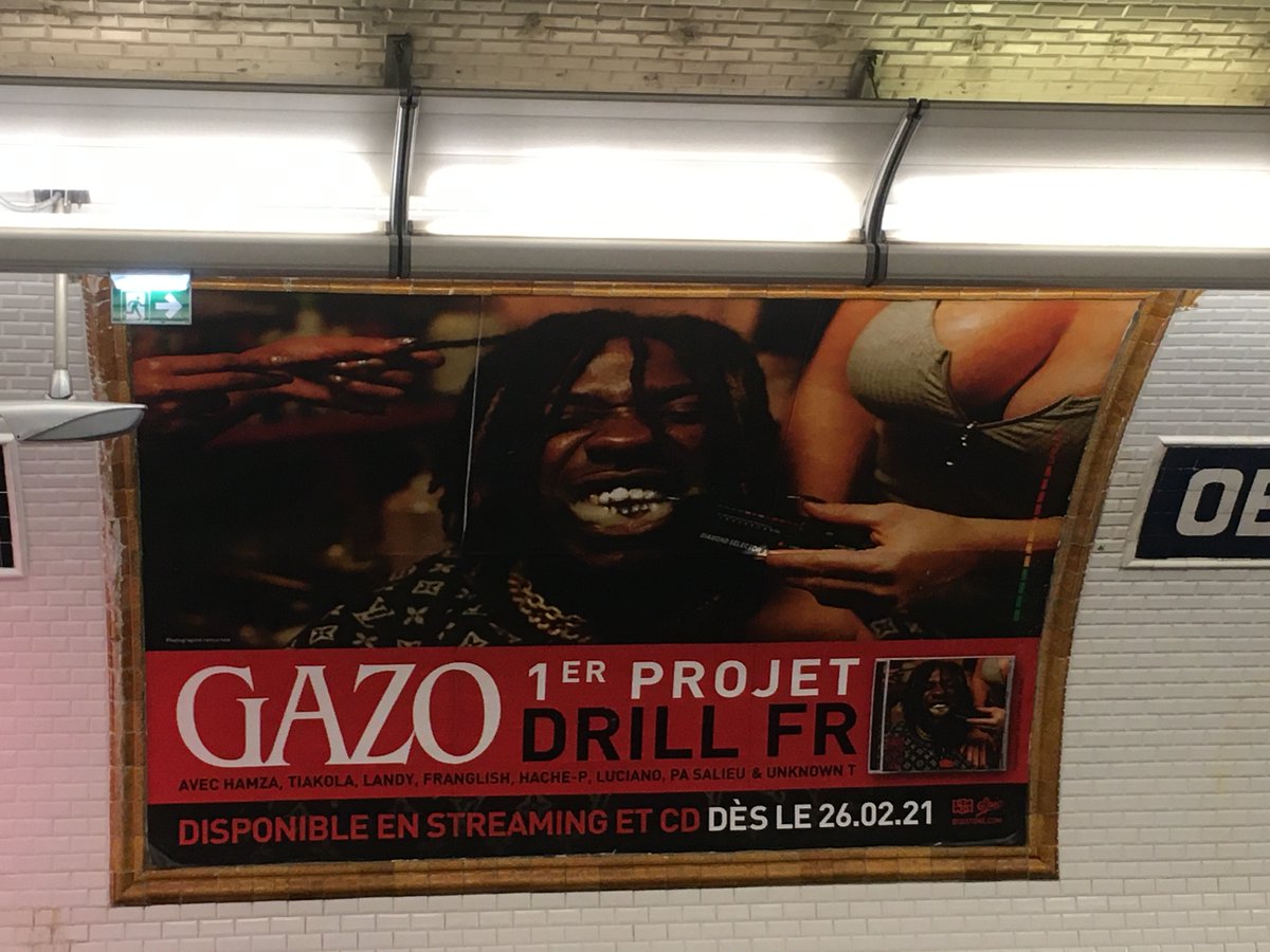 Merci à cet artiste -dont je ne connais pas le travail-, aux publicitaires et à je ne sais qui, de rappeler à tout le métro parisien à quel point les femmes sont des êtres écervelés. #pub #sexismeordinaire #tellementmarre