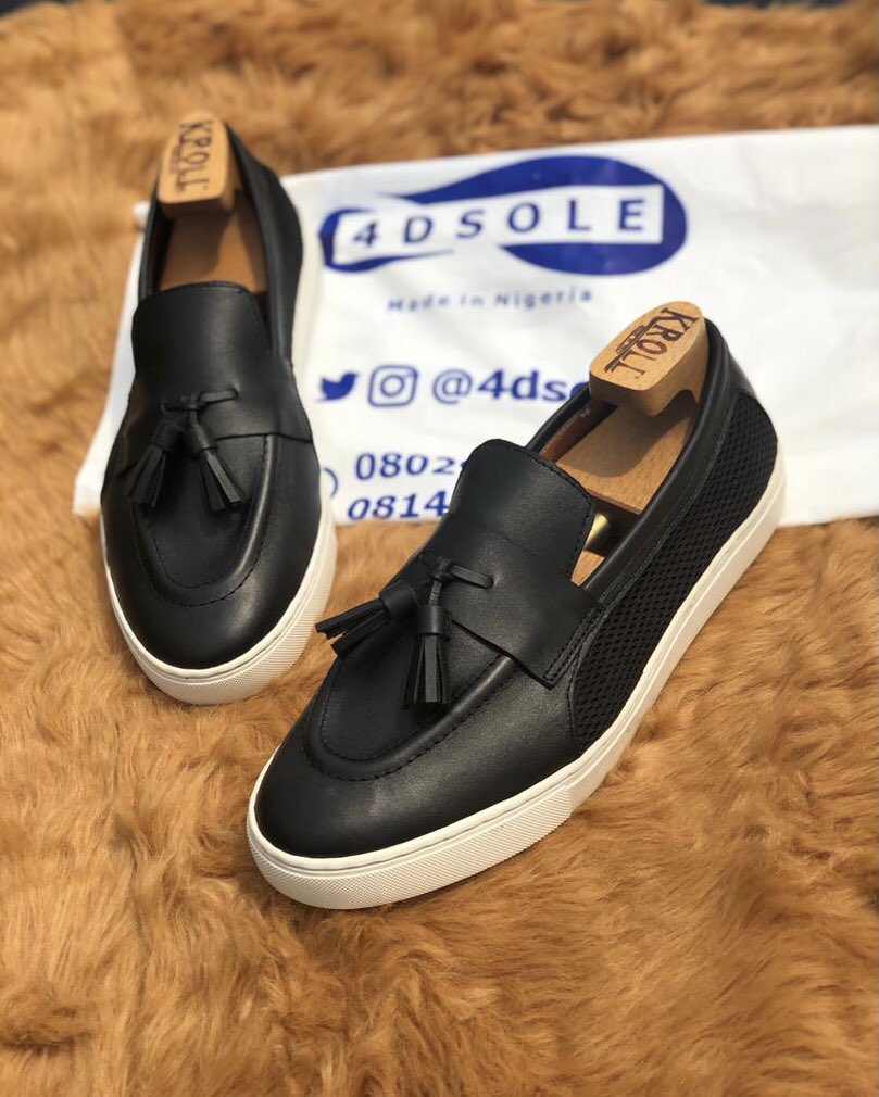 4dsole's tweet photo. @aproko_doctor For your made in Nigeria shoes and slides...dm for more info...delivery nationwide is guaranteed #aprokosme https://t.co/jrpRNjWeRo