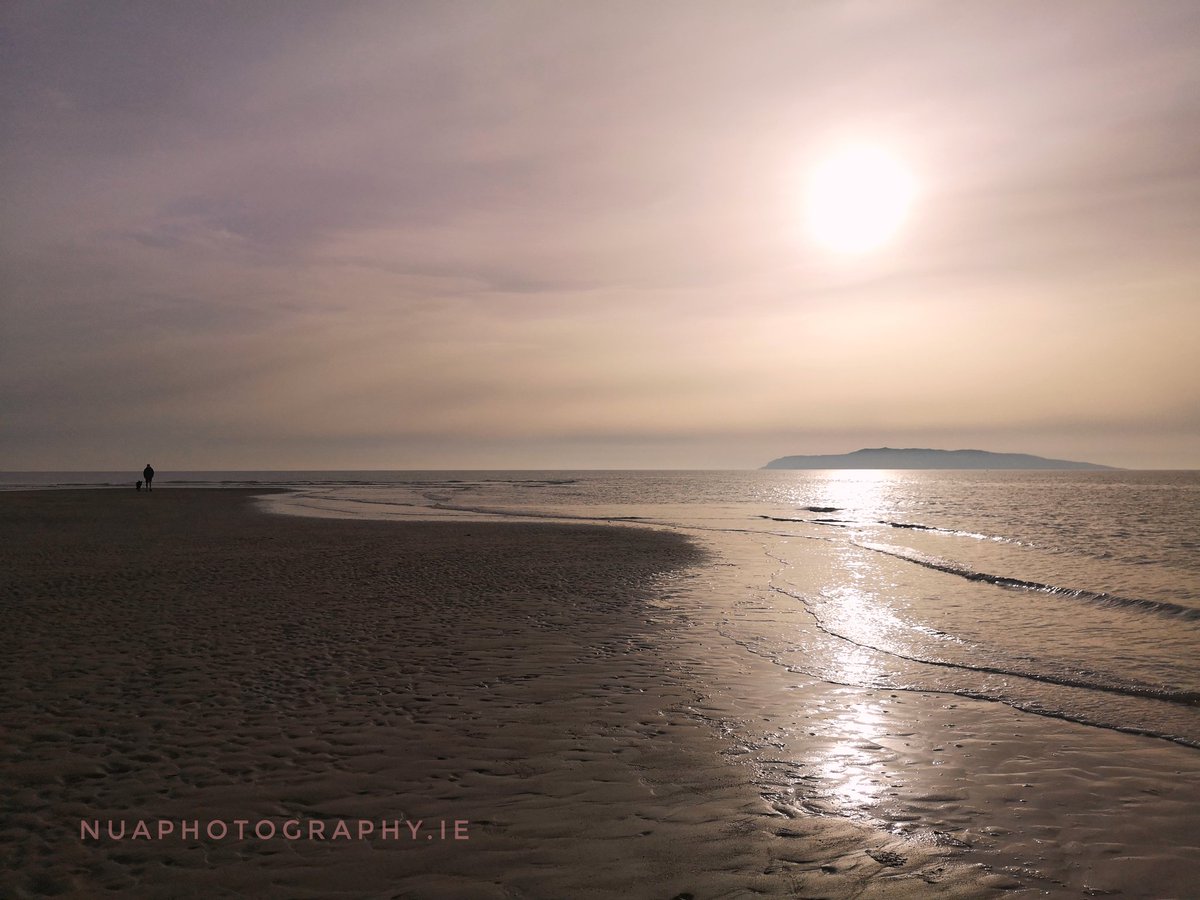 NuaPhoto's tweet photo. The gentle curve of nature on this morning's low tide #rushcodublin #lambayisland #fingal #InThisTogether #level5 #northcodublin https://t.co/cUqymz7AgP
