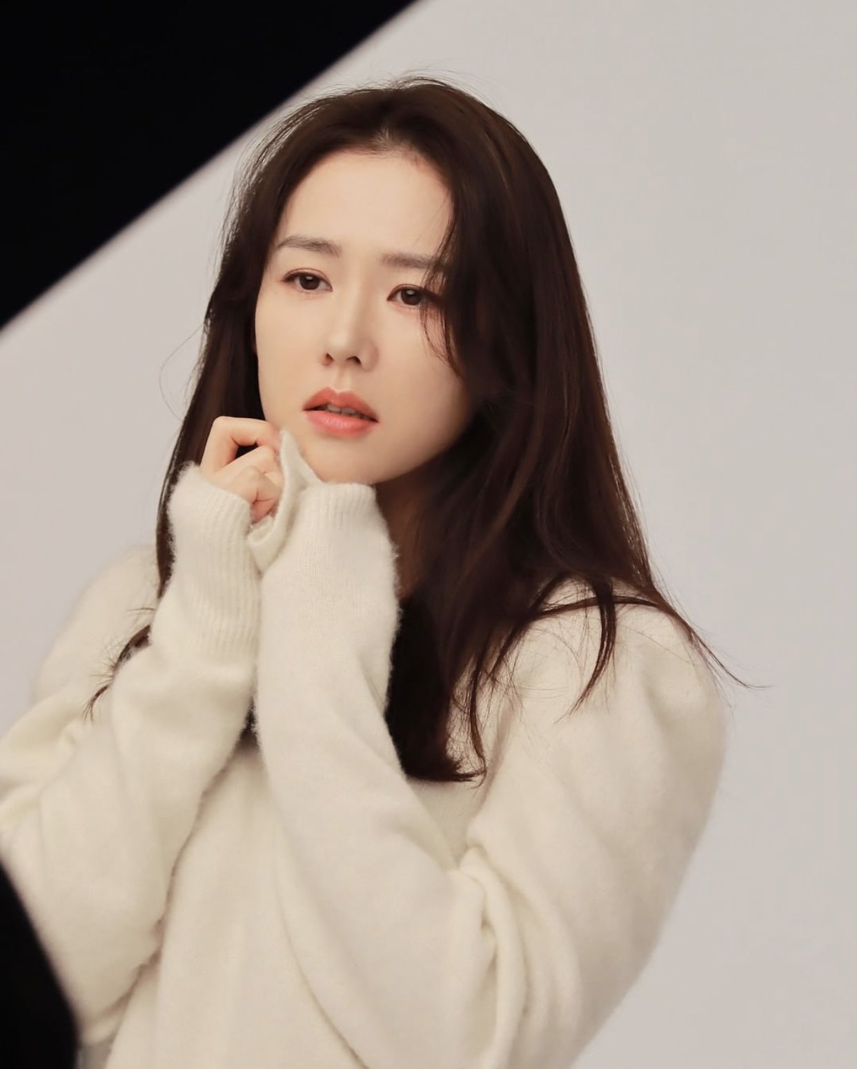 𝐒𝐎𝐍 𝐘𝐄𝐉𝐈𝐍 𝐈𝐍𝐓𝐄𝐑𝐍𝐀𝐓𝐈𝐎𝐍𝐀𝐋 Sonyejin 孙艺珍 손예진 ソンイェジン T Co 18cebyvwev Twitter