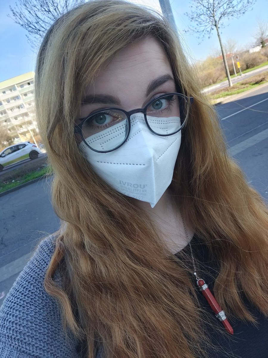 Zum Glück ist heute n guter Tag!
Hab meinen Lieblingskuchen gebacken, Fremde waren mir zuvorkommend, ich hab mein MakeUp gut hinbekommen und ich fahr demnächst zu meiner Mum :3