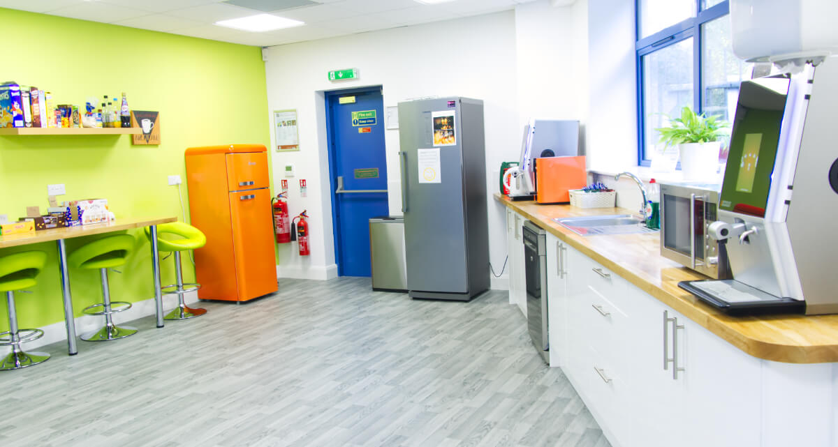 Looking for a new office in #Cardiff ready for your team's return to the workplace? 

From spacious meeting rooms &amp; bright kitchen areas, to a free onsite gym, here are all the reasons you should choose Tec Marina: ow.ly/v5q950Ec2oZ

#cardiffoffices #staffmorale #officelife