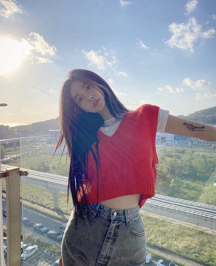 matteosandrina's tweet photo. hi!! this is sandrina "sands" mateo from @seungmnce's evanescence au. new op. new acc but not new to rp.

rt/like to be moots and for a possible dm! thank you!! 🤍 https://t.co/ARZiXrYt7U