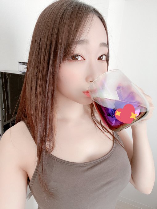 朝から念願のコーヒーメーカーの開封式したヾ( '&omega;')ノ いただいたコーヒー豆で飲むコーヒー 最高✨ 開封式の様子はファンセントロにて！ https://t.co/jxVYnQiBTz