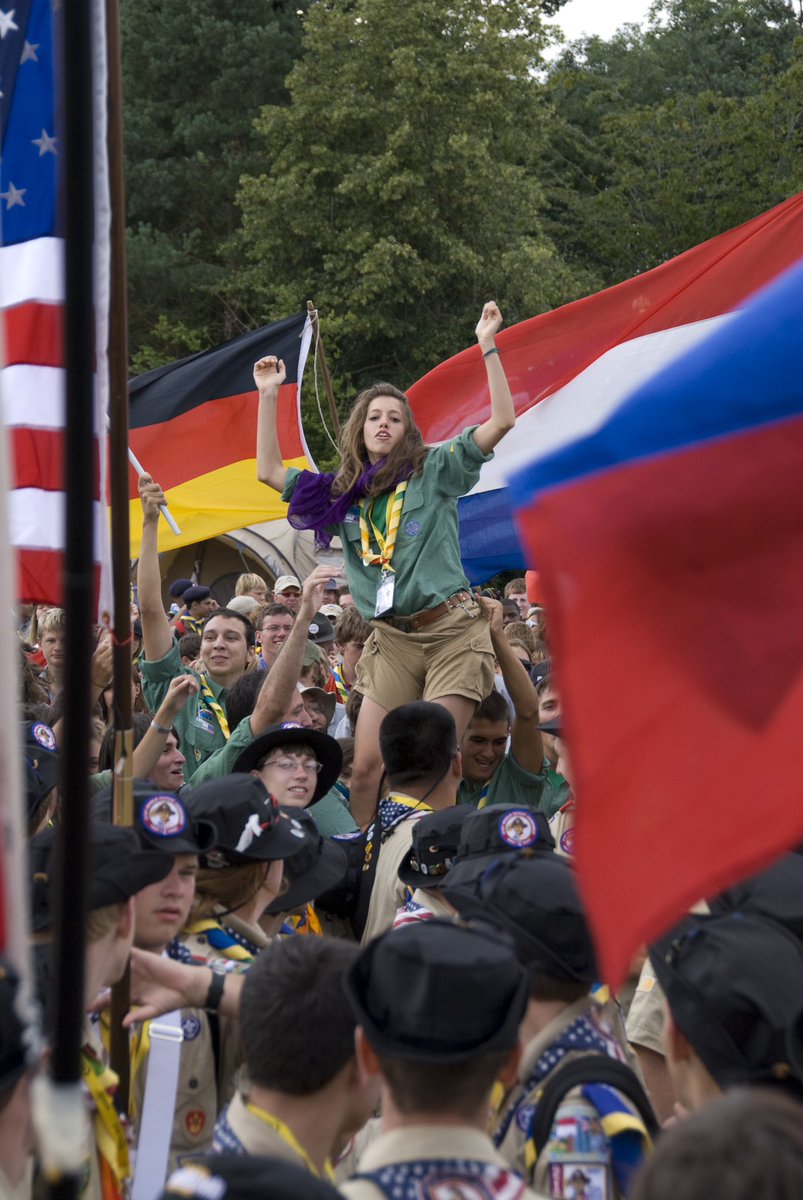Scoutsscarter's tweet photo. Happy Scout Picture of the day #59 2007 and #ExplorerScout #KatieMiller confidently shows HRH the #DukeOfCambridge around the @worldscouting Jamboree https://t.co/dMpaCORWcy