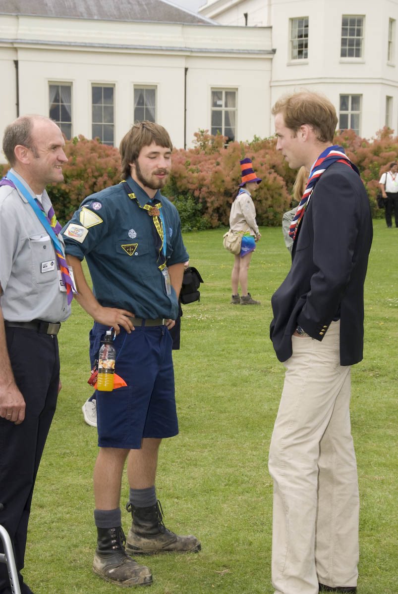Scoutsscarter's tweet photo. Happy Scout Picture of the day #59 2007 and #ExplorerScout #KatieMiller confidently shows HRH the #DukeOfCambridge around the @worldscouting Jamboree https://t.co/dMpaCORWcy