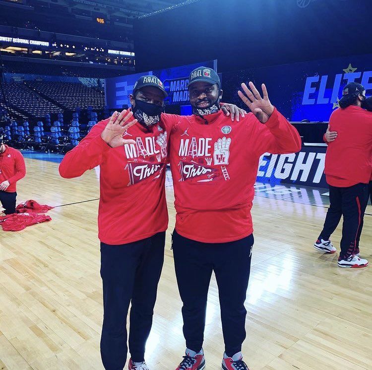 New Orleans born, 9th ward raised, 💛💜2600MADE💜💛#RISESONS✊🏾 #finalfour #QuannasandHollis #PurpleBoomerCougs Five plus four what do you get, you get these Houston Cougars running ..🎶..🎶..🎶