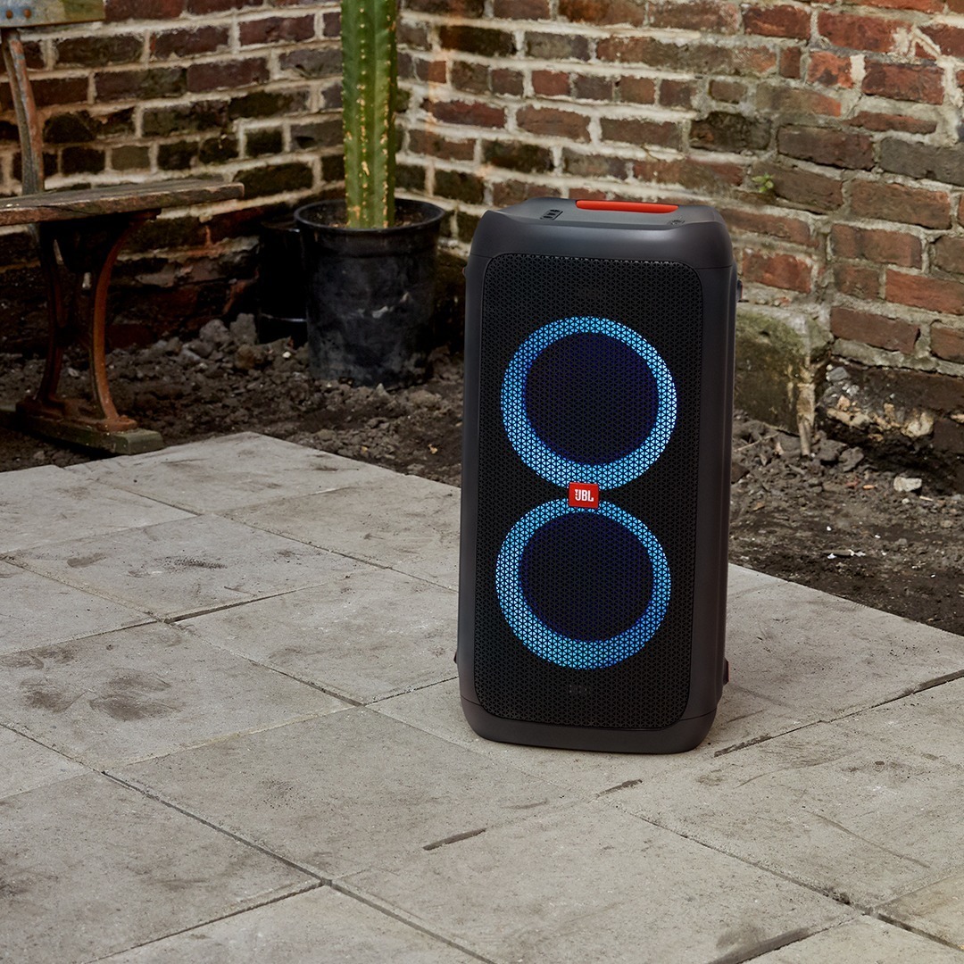 techxpress_ug's tweet photo. Easter holidays are here. Time to kick out your hottest jams in your backyard with the JBL partybox 100. Is your playlist ready?
#techxpressuganda #jbl #jblpartybox100 #daretolisten #audiospeaker #easterweek #2021 https://t.co/YHsCN61EdV