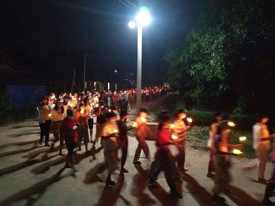 Emilyemyemy19's tweet photo. Dawn strike against the military dictatorship in NyaungZin Village, Thayet Chaung Township, #Tanintharyi Region.
UNSC ACT NOW
#Mar31Coup
#WhatsHappeningInMyanmar https://t.co/eGBJiFQmwN