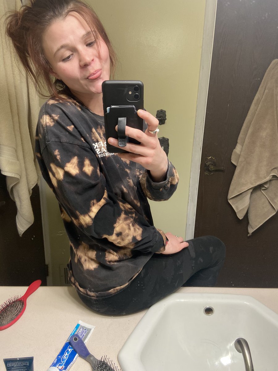 Goober_status's tweet photo. Learning to love myself...
with the full support of the BEST people, I really couldn’t ask for more at this point. I’m ready to thrive 🤷🏻‍♀️ #thriving2k21 https://t.co/sHKSM3PSM1
