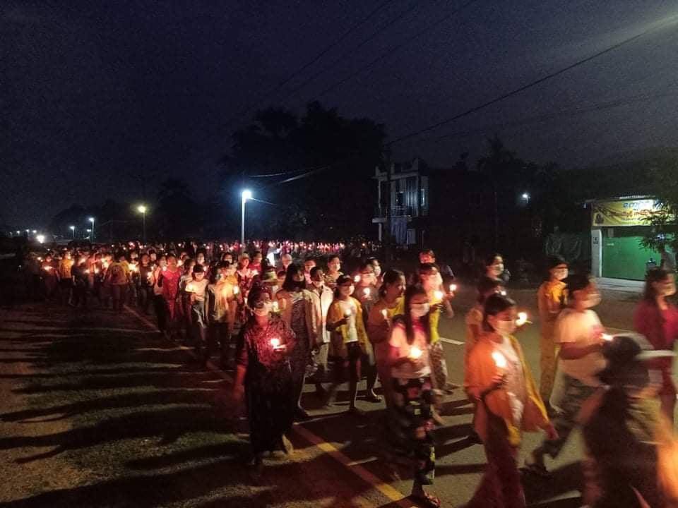 Emilyemyemy19's tweet photo. Dawn strike against the military dictatorship in NyaungZin Village, Thayet Chaung Township, #Tanintharyi Region.
UNSC ACT NOW
#Mar31Coup
#WhatsHappeningInMyanmar https://t.co/eGBJiFQmwN