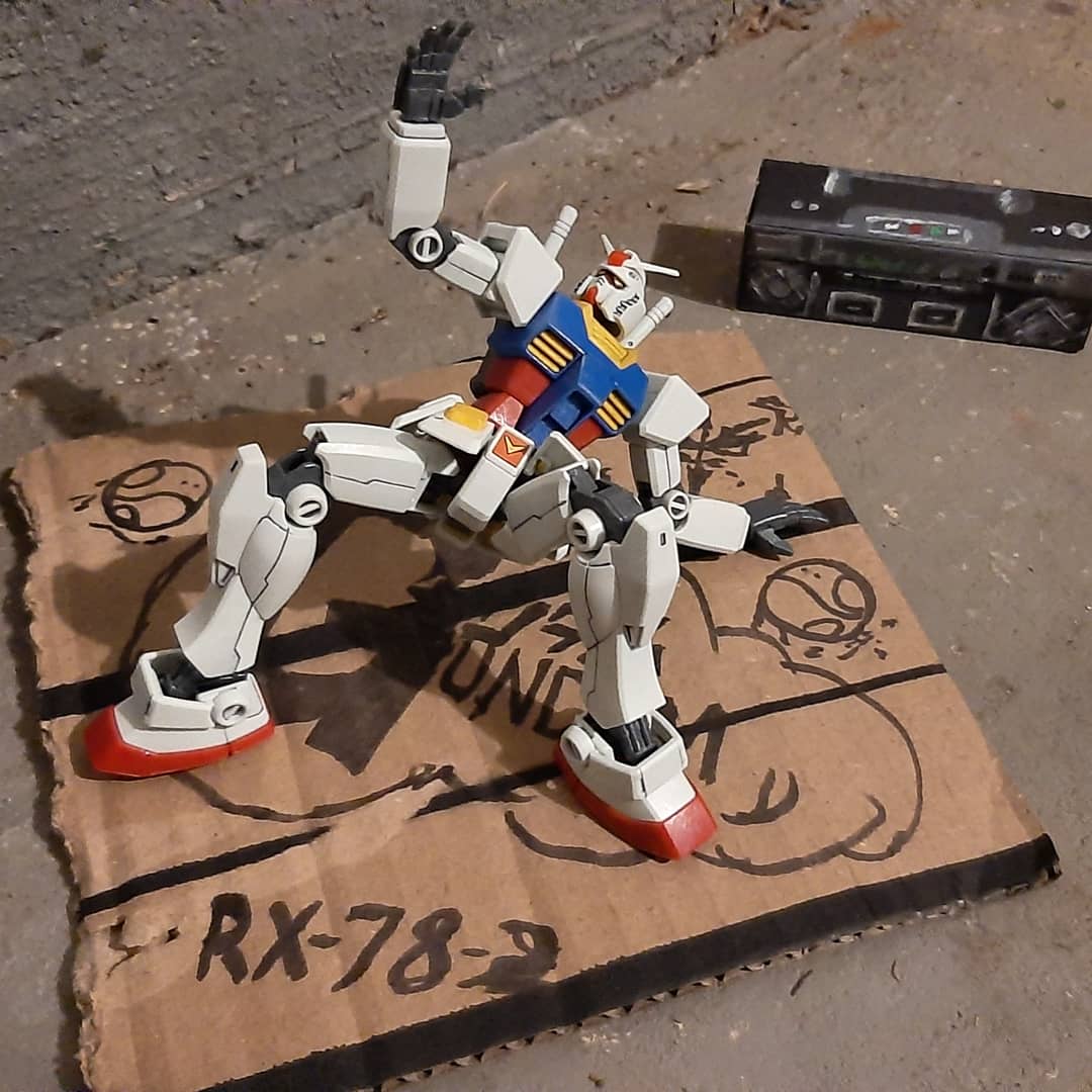Sad7Statue's tweet photo. Teaching an old Gundam some new tricks. #gunpla #gundam https://t.co/qd14DAqsu9