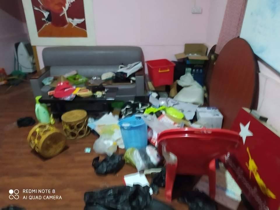 Emilyemyemy19's tweet photo. In #Thanlyin, Military's sponsored thugs raided the house of U Nay Lin Aung, member of NLD parliament and destroyed his properties last night. Fortunately, the whole family weren't at home. 
UNSC ACT NOW
#Mar31Coup
#WhatsHappeningInMyanmar https://t.co/KcyKTed7CT