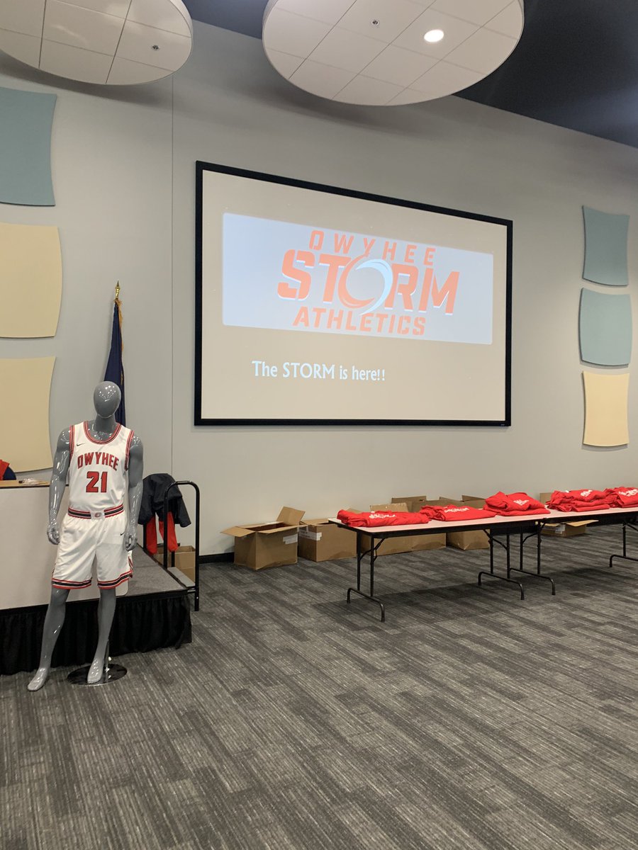 ricer78's tweet photo. What a great night!  “Meet the Owyhee Coaches Night” was a huge success!!!  Great energy and even greater turnout!  #thestormiscoming @OwyheeS @BSNSPORTS_ID @OwyheeAthletics @westadaschools https://t.co/Kij2UQPoAy