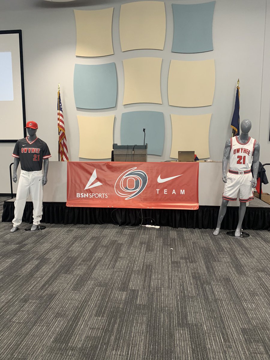 ricer78's tweet photo. What a great night!  “Meet the Owyhee Coaches Night” was a huge success!!!  Great energy and even greater turnout!  #thestormiscoming @OwyheeS @BSNSPORTS_ID @OwyheeAthletics @westadaschools https://t.co/Kij2UQPoAy