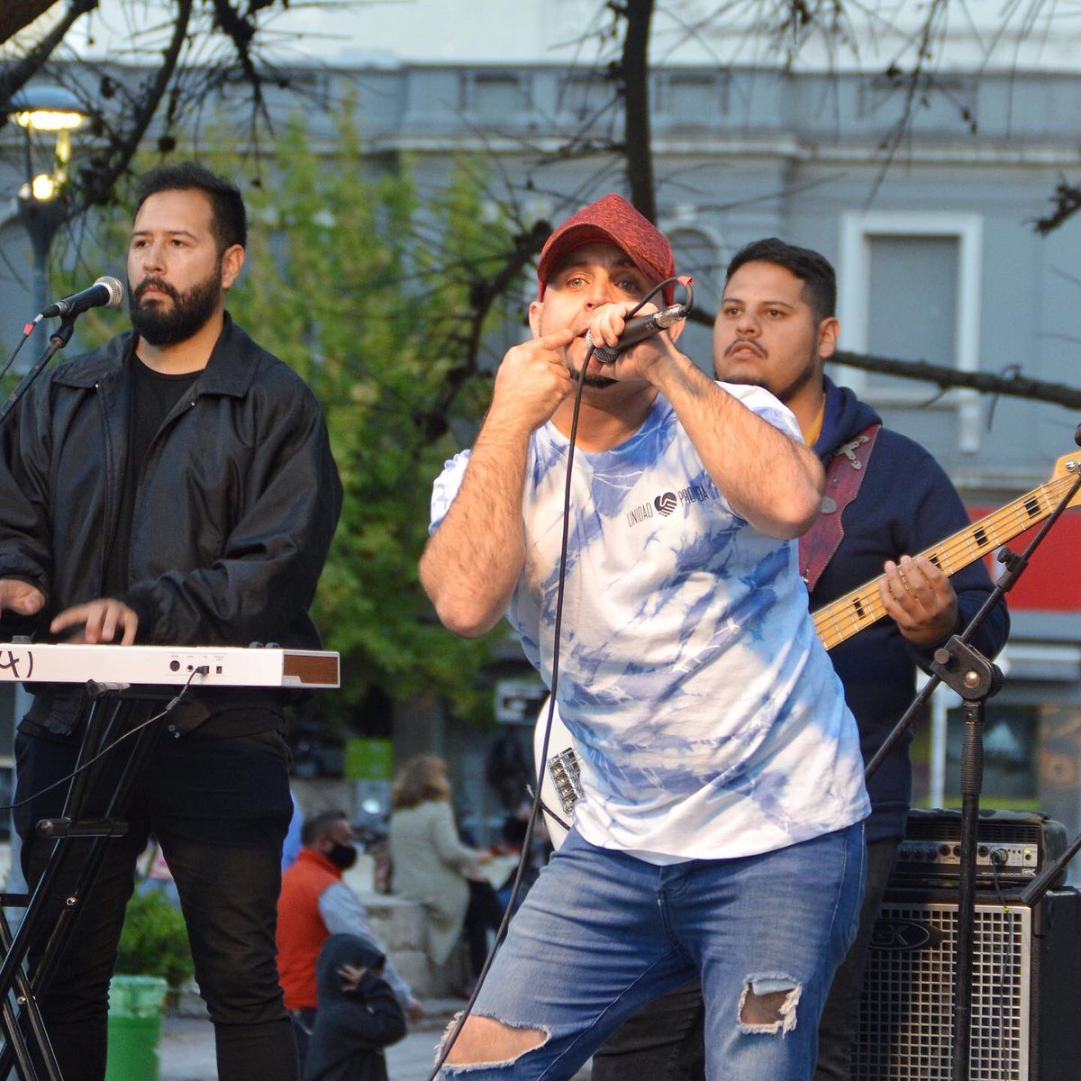 Rm2oficial's tweet photo. Tremenda fecha en el Playon al frente de la catedral en Mar del Plata .. gracias al los organizadores del evento por la invitación !!! Y vamos por mas !!!! #LaMusicaSalva #Vida #UnidadP #rocknacional #ska #Argentina @WarnerMusicArg @WarnerChappell https://t.co/qqRz9oRjts