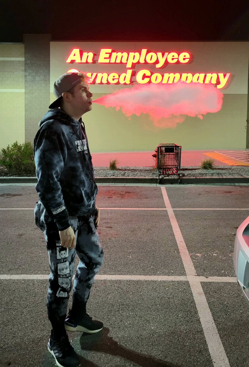 icysuspect's tweet photo. Two completely different HxH outfits! https://t.co/a7GYyfcWWH