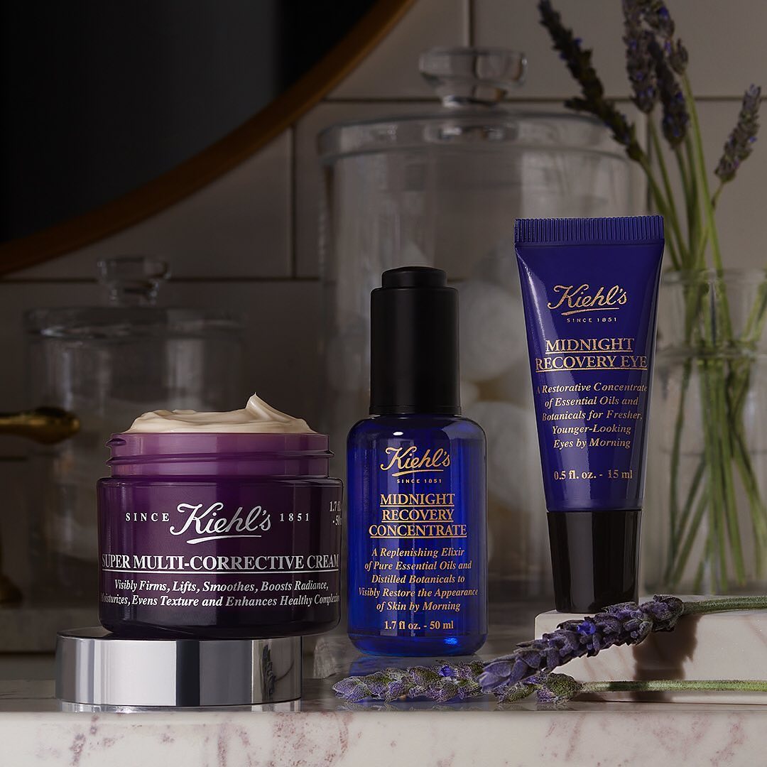 KiehlsIndia's tweet photo. Achieve the younger-looking skin of your dreams with this simple routine.

To shop now head over to the link in bio 👆🏻
For home delivery, call +91 9910339870

#Kiehls #kiehlsIndia #MidnightRecoveryConcentrate #kiehlsessentials https://t.co/T0yz97BZjM