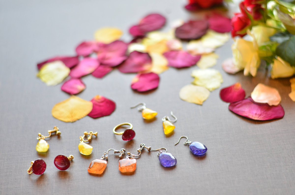 ene_staff's tweet photo. 今日の #エシコン🌏は
#海洋プラスチック から素敵な #アクセサリー へ
#アップサイクル を手掛ける
#カエルデザイン のクリエイティブディレクター
高柳豊さんにお話伺いました📞

#radikoタイムフリー で1週間聞けます📻🎶
https://t.co/Svhapo0fFE

@kaerudesign2019
#fmyokohama  #radio #847ene https://t.co/b0LQrHZWg4
