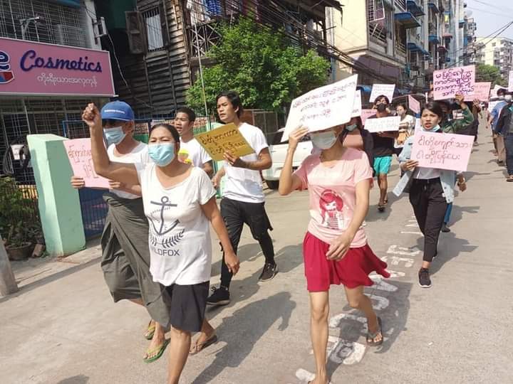 Today March 31 ,A protest against the military junta on Padonmar Road in Sanchaung Township.  Attempts by the military terrorists to break up the movement were unsuccessful.
UNSC ACT NOW
#WhatsHappeningInMyanmar 
#Mar31Coup