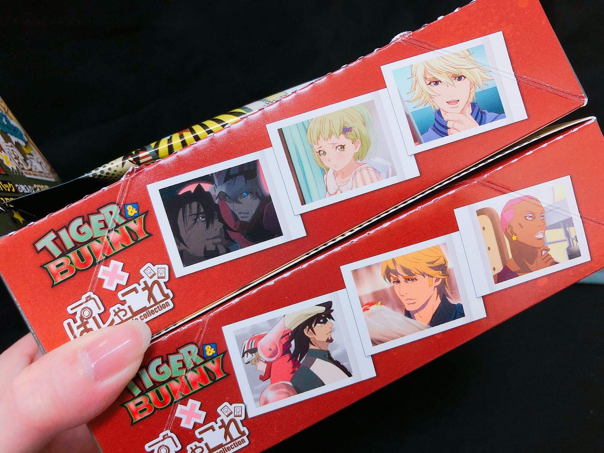 アニメイト大阪日本橋 Pa Twitter グッズ情報 Hi Tiger Amp Bunny ぱしゃこれ が大好評発売中です インスタントカメラで撮影したようなデザインが魅力のぱしゃこれ スタッフのお気に入りは酔っておんぶされる虎徹さんのショットです 皆さまもぜひゲットし