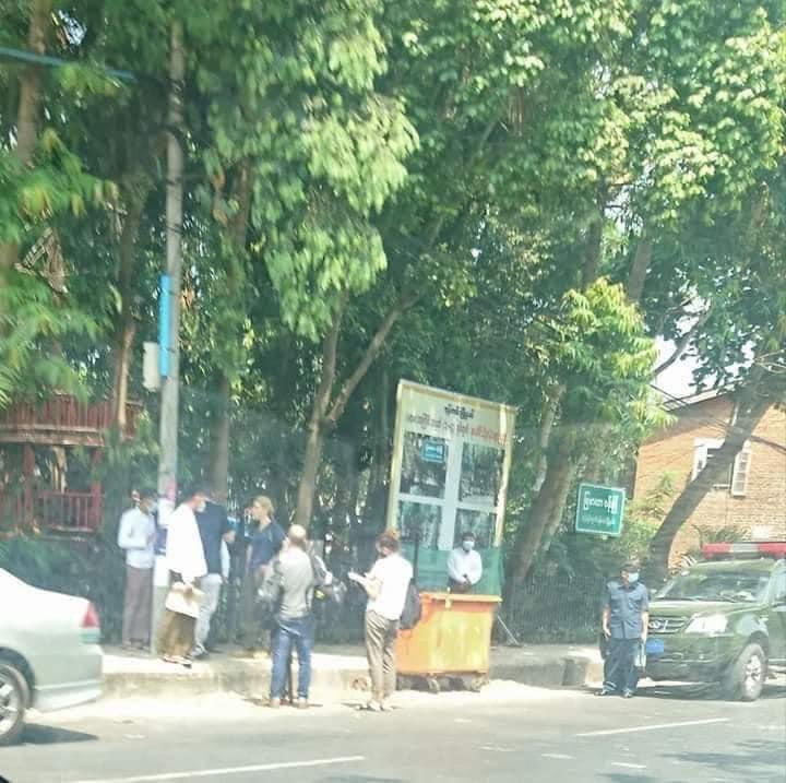 thiri_heather's tweet photo. Ms Clarissa Ward from @CNN arrived YGN last night to report the Myanmar situation. Today she is seen escorted by Junta military to many places in Yangon. Chances to get the right information is very low as long as they are beside her.

@clarissaward
#WhatsHappeningInMyanmar https://t.co/h9lsSOVAia