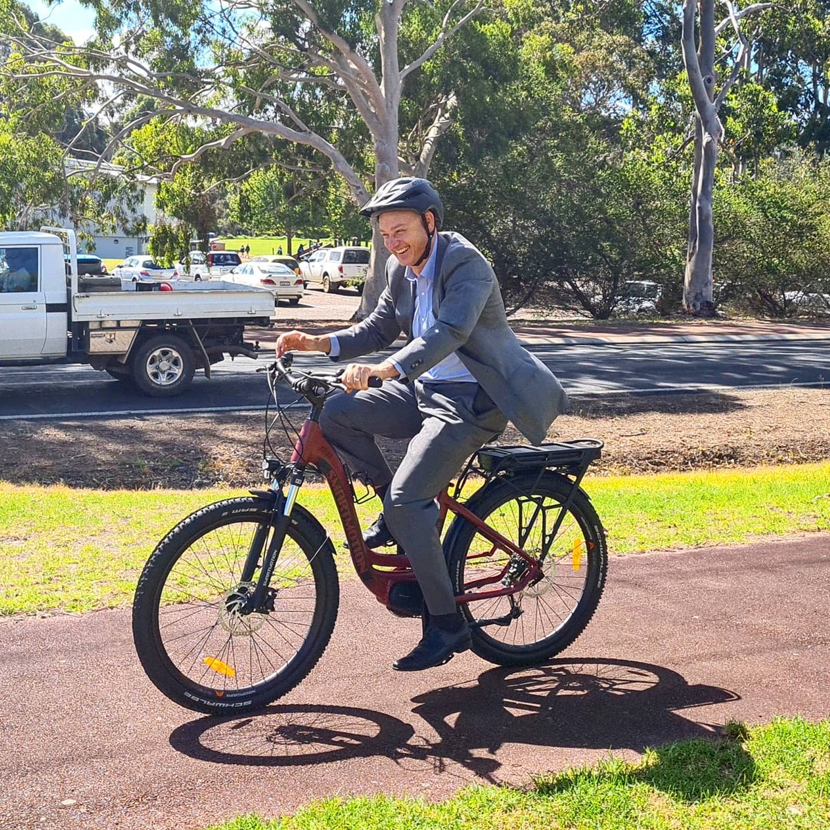 WestCycle tweet media