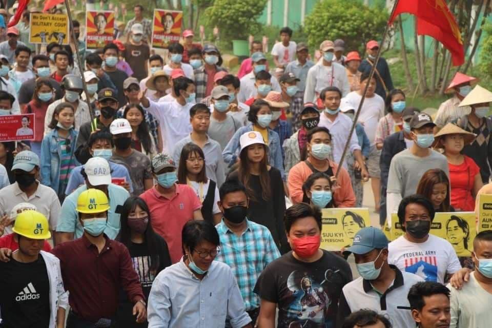 nslwin's tweet photo. Peaceful Protest in Ye-U, Sagaing Region — Happening Now!

#WhatsHappeningInMyanmar #Mar31Coup #MilkTeaAlliance #AntiFascistRevolution2021 https://t.co/xxqEiilj9K