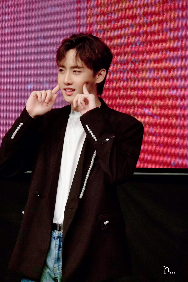 catalinamarkgun's tweet photo. Don't ask about the rivers and lakes,don't sak about the way home,just want to be with you.

不问江湖，不问归途，只想与你为伍。
🖤💛
cr:logo

#gunmark
#marksiwat
#markgun 
#AmmoforGN 
#陈瑞书陈智霆 
#magusMG #มากัส #甜橙夫夫
#MSIWAT #หัวใจศิวัช #陈瑞书
#gunnapatn #นะพัด #陈智霆 https://t.co/Gji0eLhSna