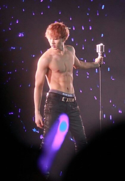 Wolfberry8644's tweet photo. 내가 사랑하는 혁재의 짐승미 오지는 팔근육 모음
#은혁 #Eunhyuk https://t.co/poUvwq2l0K