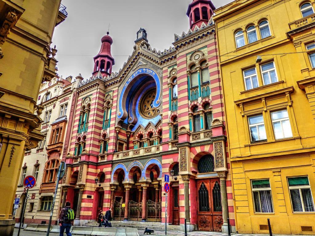 polypeptoad's tweet image. yall i’m thinking abt the jubilee synagogue in prague again... i love her sm